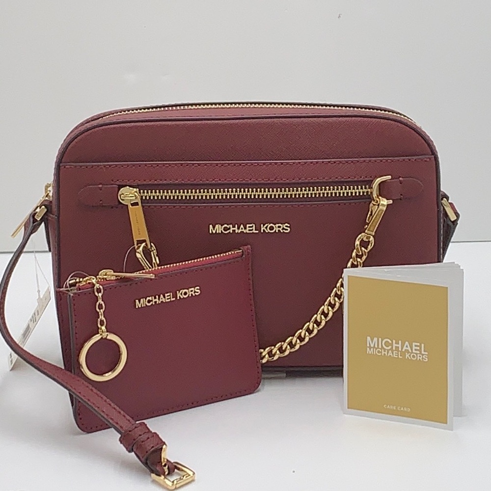 MICHAEL KORS LARGE EW CROSSBODY DARK CHERRY & SM TOP ZIP COINPOUCH MULBERRY
NWT